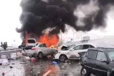 Четыре авто столкнулись на трассе Шымкент-Сарыагаш, 15 человек пострадало 